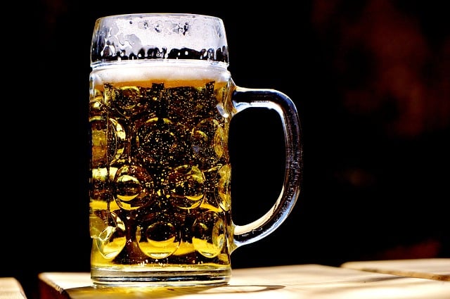 Photo of הידעת? שיא העולם בשתיית בירה עומד על 1.3 שניות לליטר