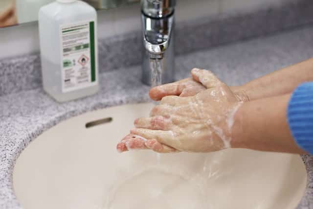 Photo of כמה פעמים ביום אתם שוטפים ידיים?